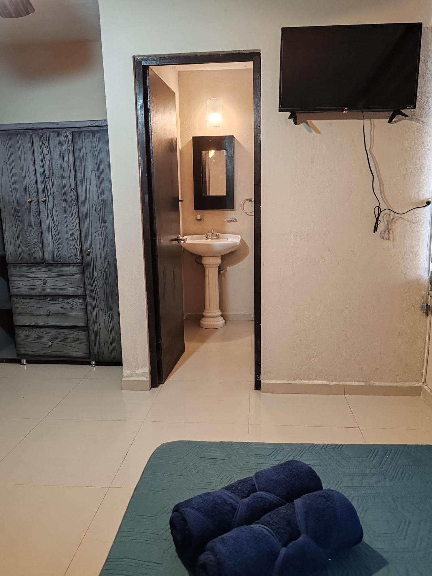 Hostal Vitta Guadalajara Ngoại thất bức ảnh
